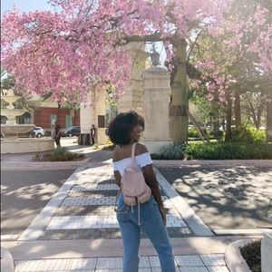 Meet your Posher, Emane